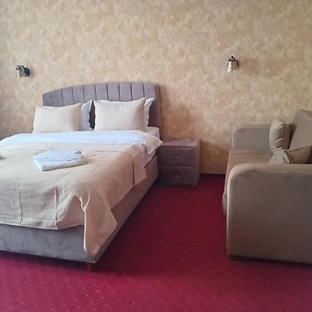 Coliseum Hotel Calafat Buitenkant foto