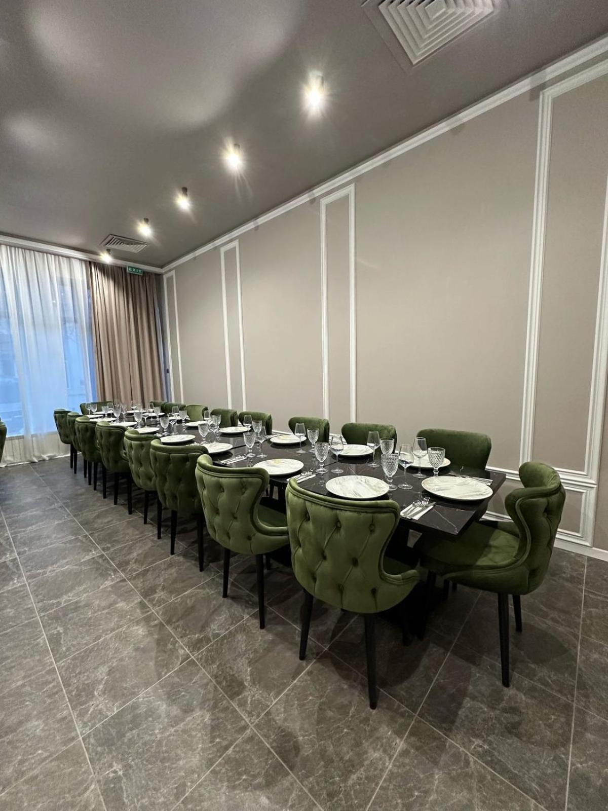 Coliseum Hotel Calafat Buitenkant foto
