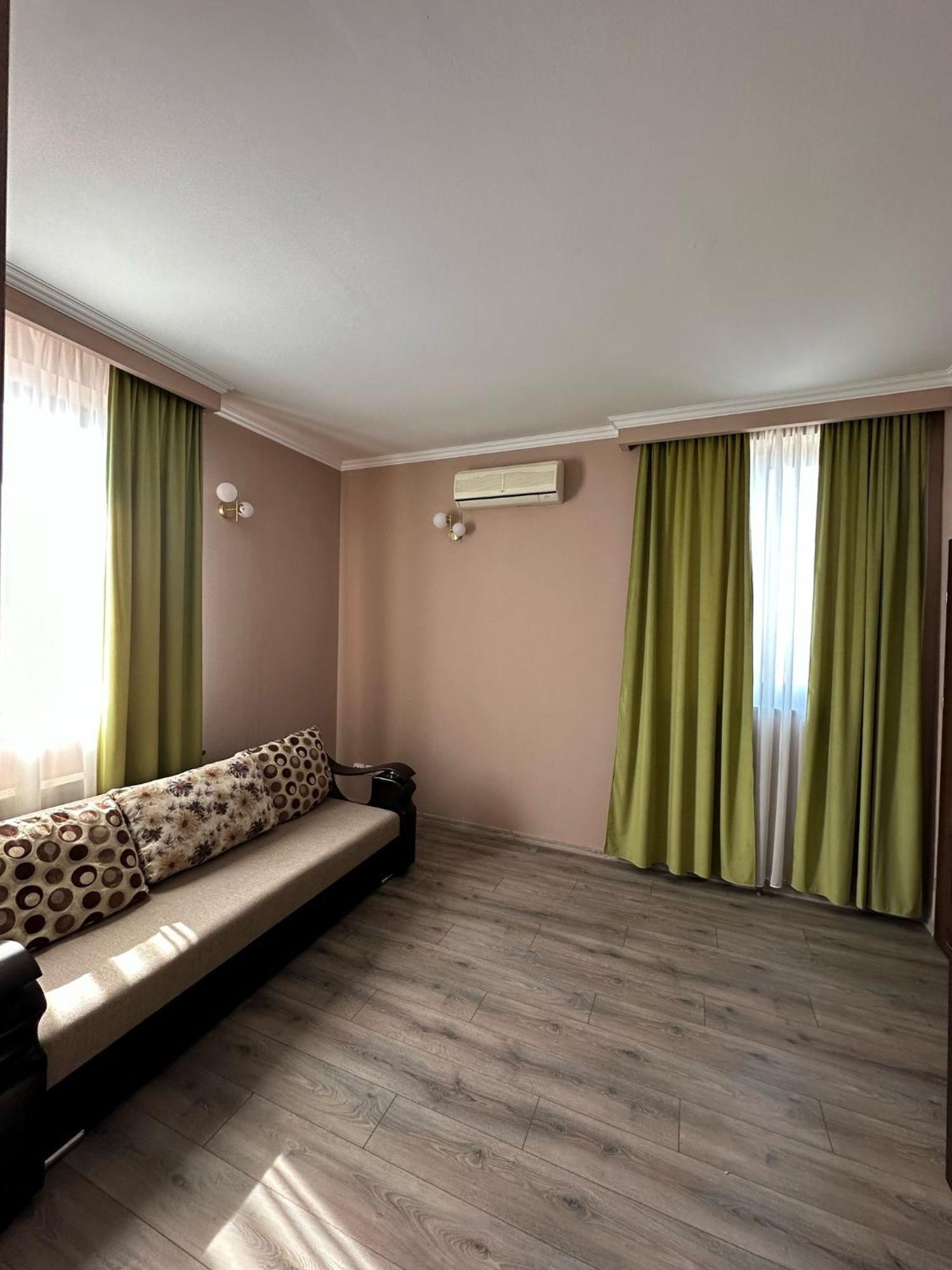 Coliseum Hotel Calafat Buitenkant foto