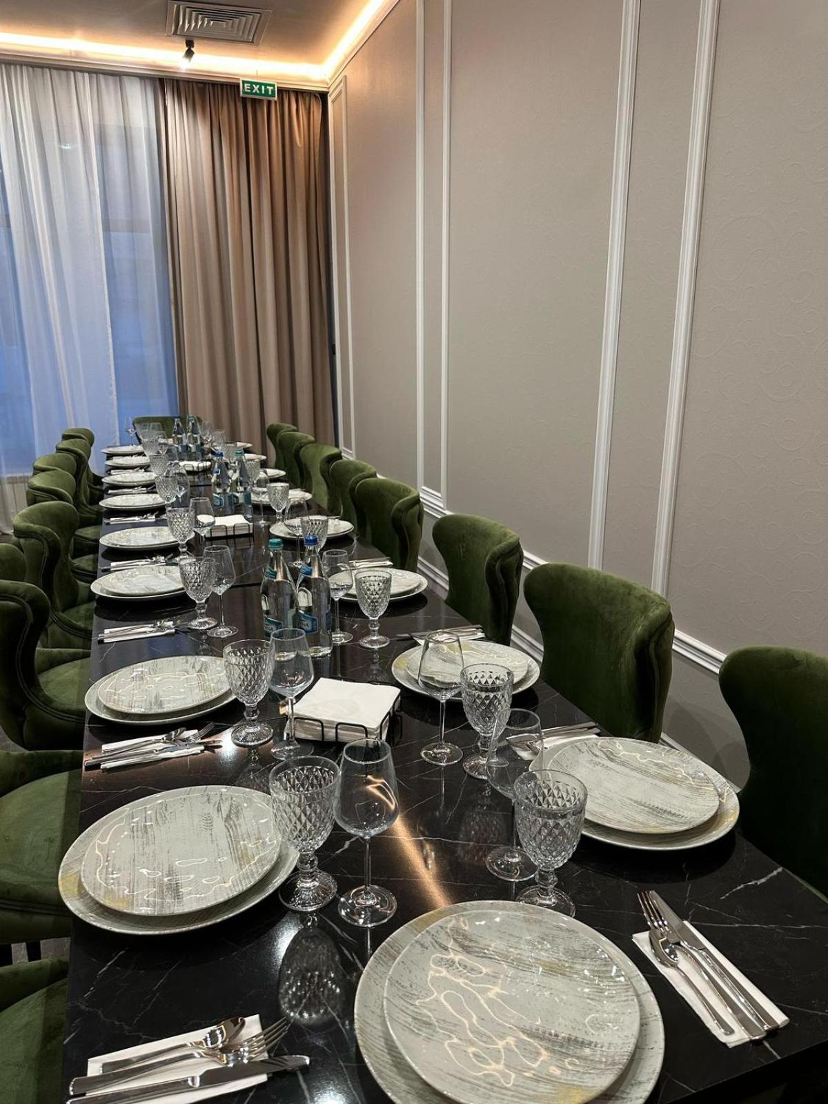 Coliseum Hotel Calafat Buitenkant foto