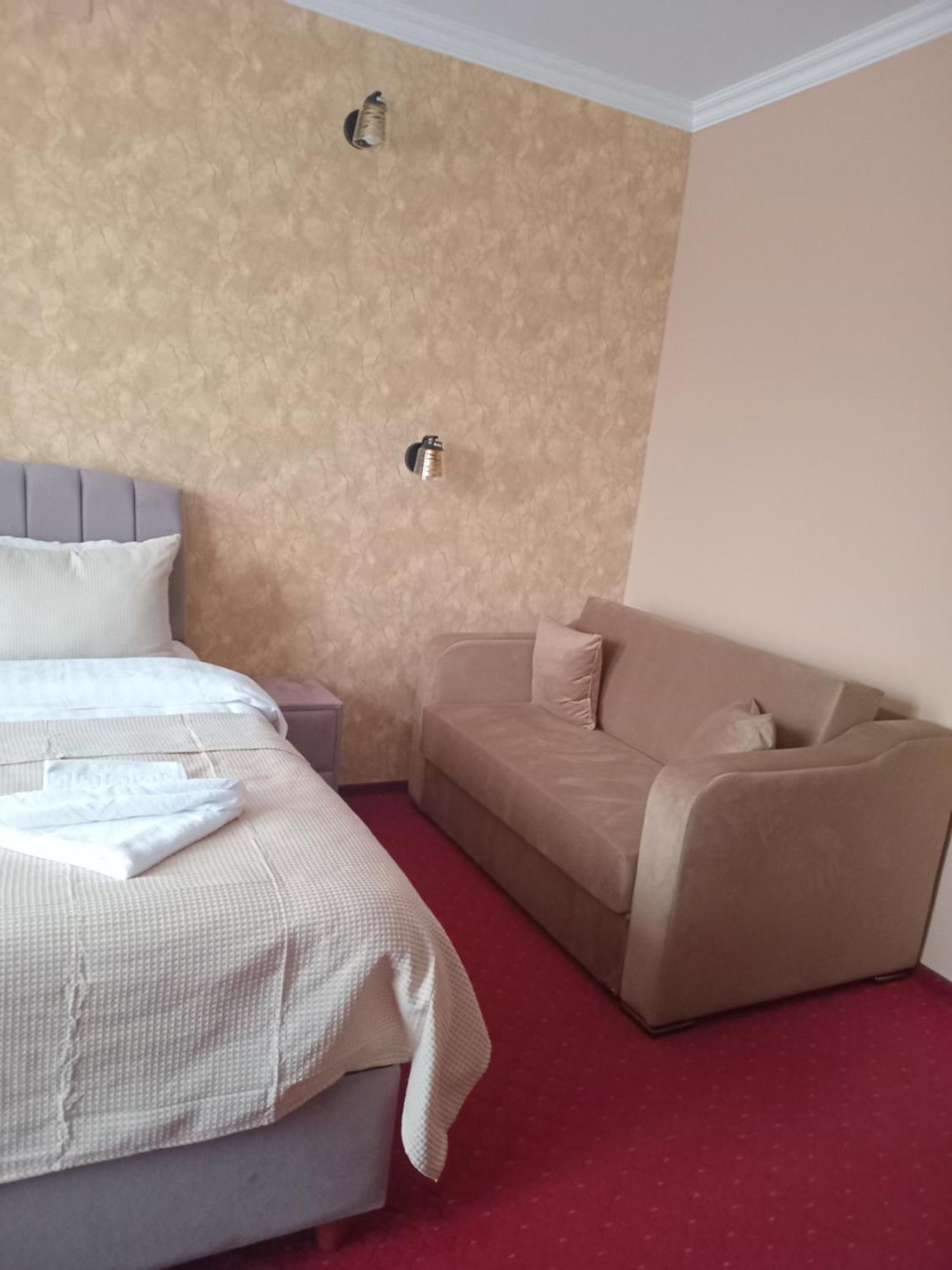 Coliseum Hotel Calafat Buitenkant foto