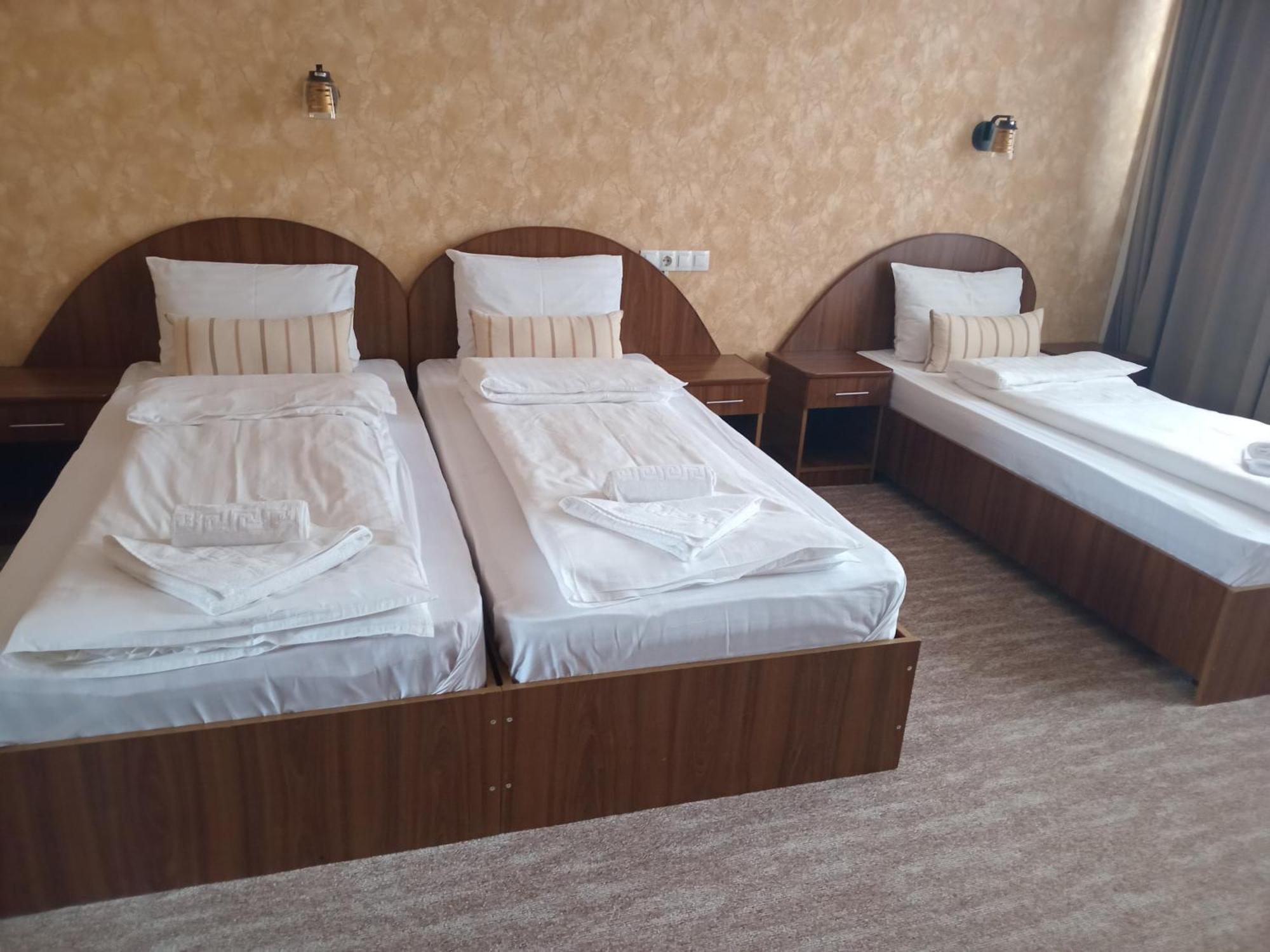 Coliseum Hotel Calafat Buitenkant foto