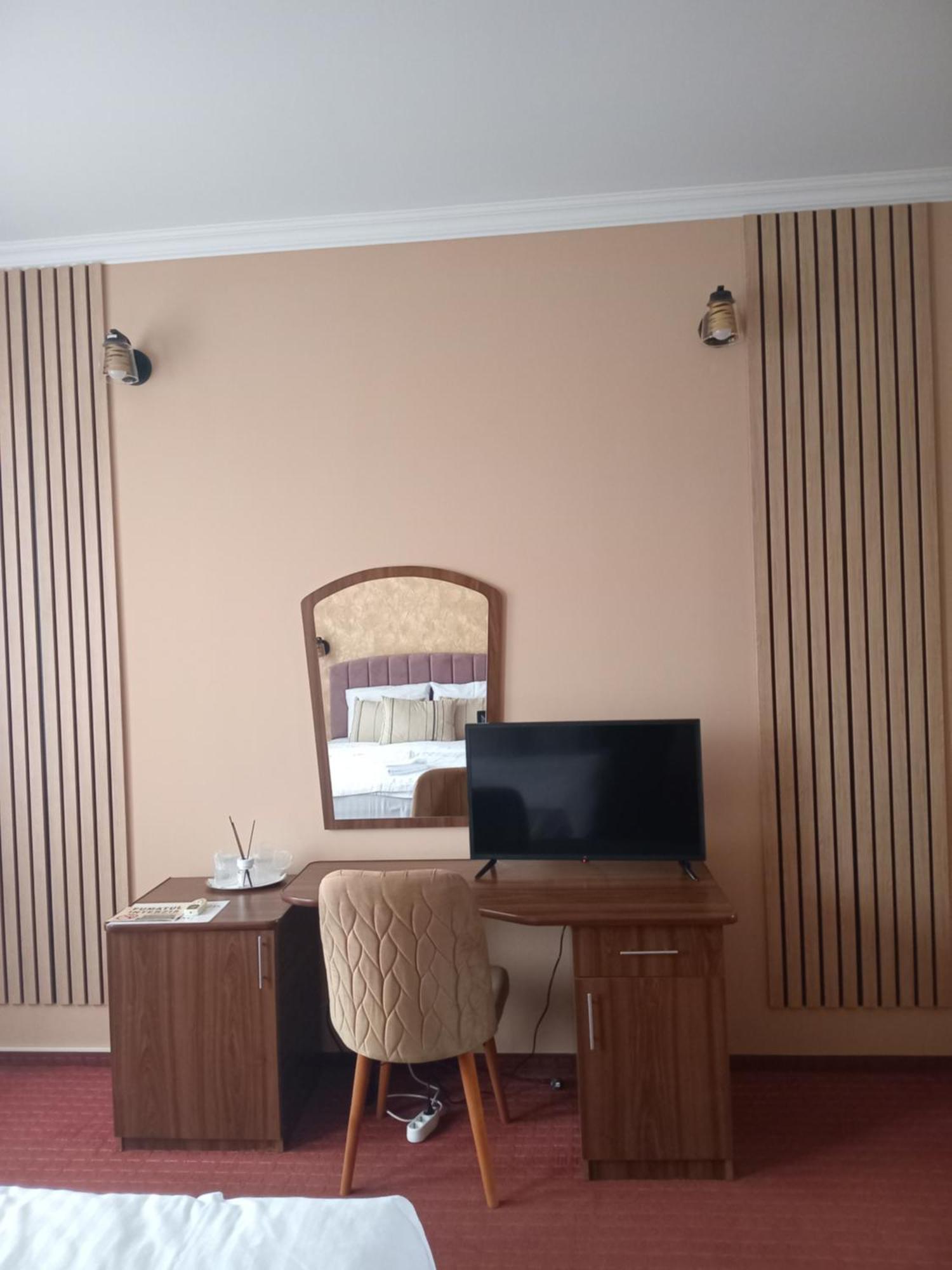 Coliseum Hotel Calafat Buitenkant foto